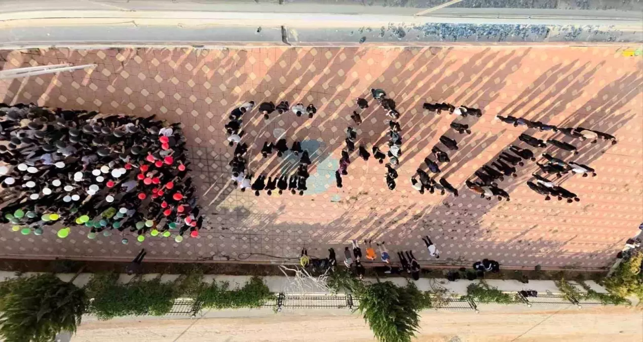 adiyaman doga kolejinden filistine destek koreografisi Q1BmIRDd