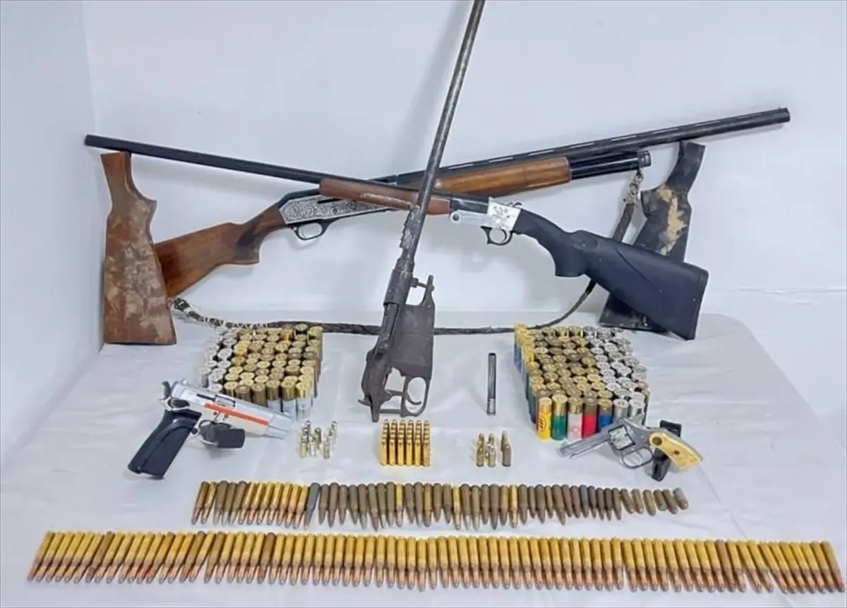 tornaci silah tamiri yaparken yakalandi ggiM8xWa.jpg