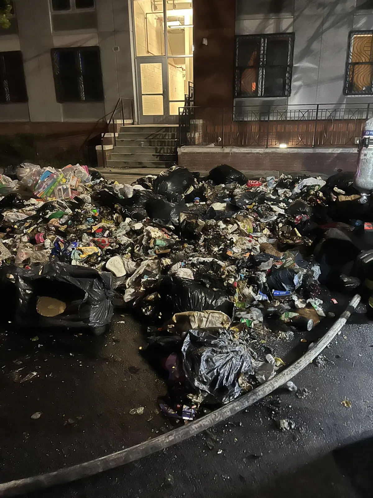 new yorkta arac patladi 7 itfaiyeci yaralandi qNuXn9PD.jpg