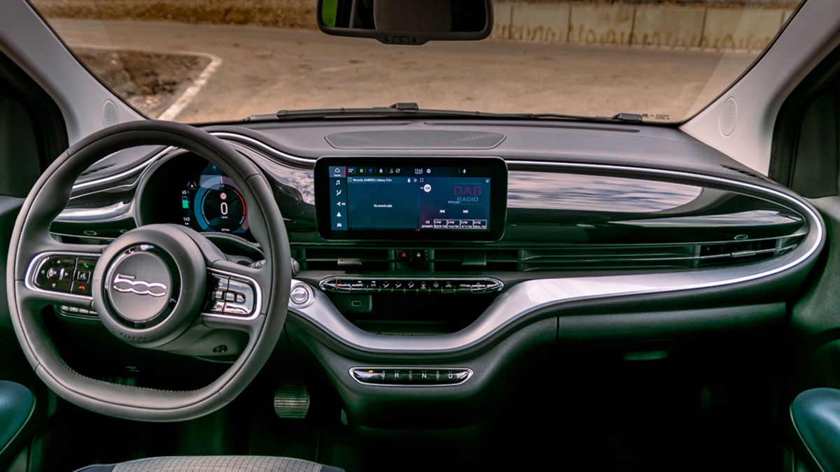 Fiat 500 Mild Hybrid ile Şehir İçinde Yenilikçi Bir Deneyim