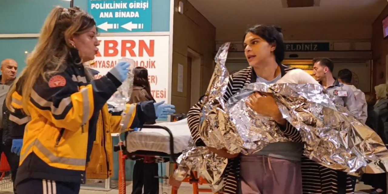 2 Yaşındaki Çocuk Kaynar Suya Düşerek Ağır Yaralandı