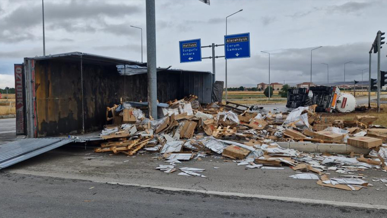 Corumda tir ile tankerin carpisti2 yarali yBbxRL2V