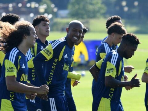 Fenerbahcenin yildizi ayriliyor ulkesinin takimiyla gorusmeler basladi tf3L2WeL