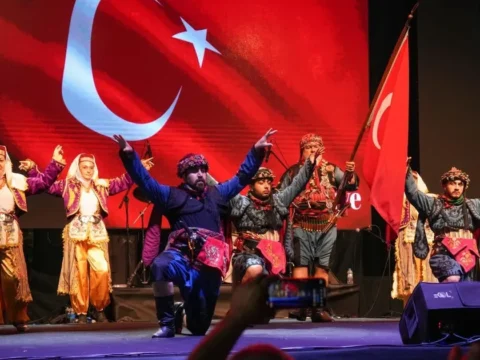 Trabzonda horon festivali basliyor 2rUqAffI